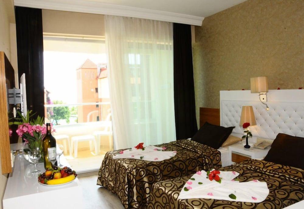 Club Tess Hotel Konakli Ngoại thất bức ảnh
